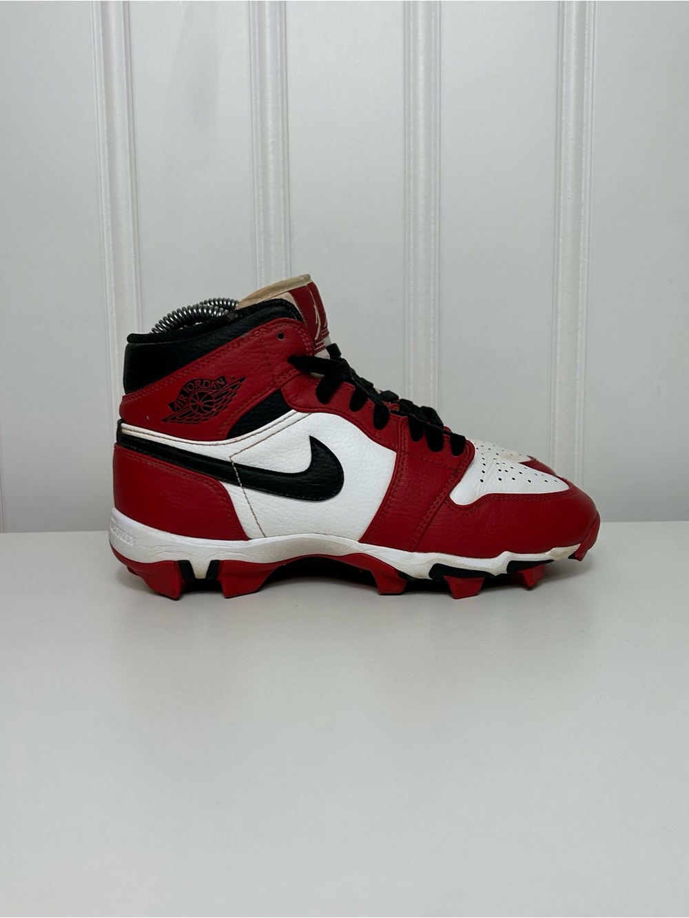 Jordan 1 mid Chicago red black white football cleats kids 4.5